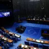 Senado adia votação de projeto de lei que trata de “taxa das blusinhas”